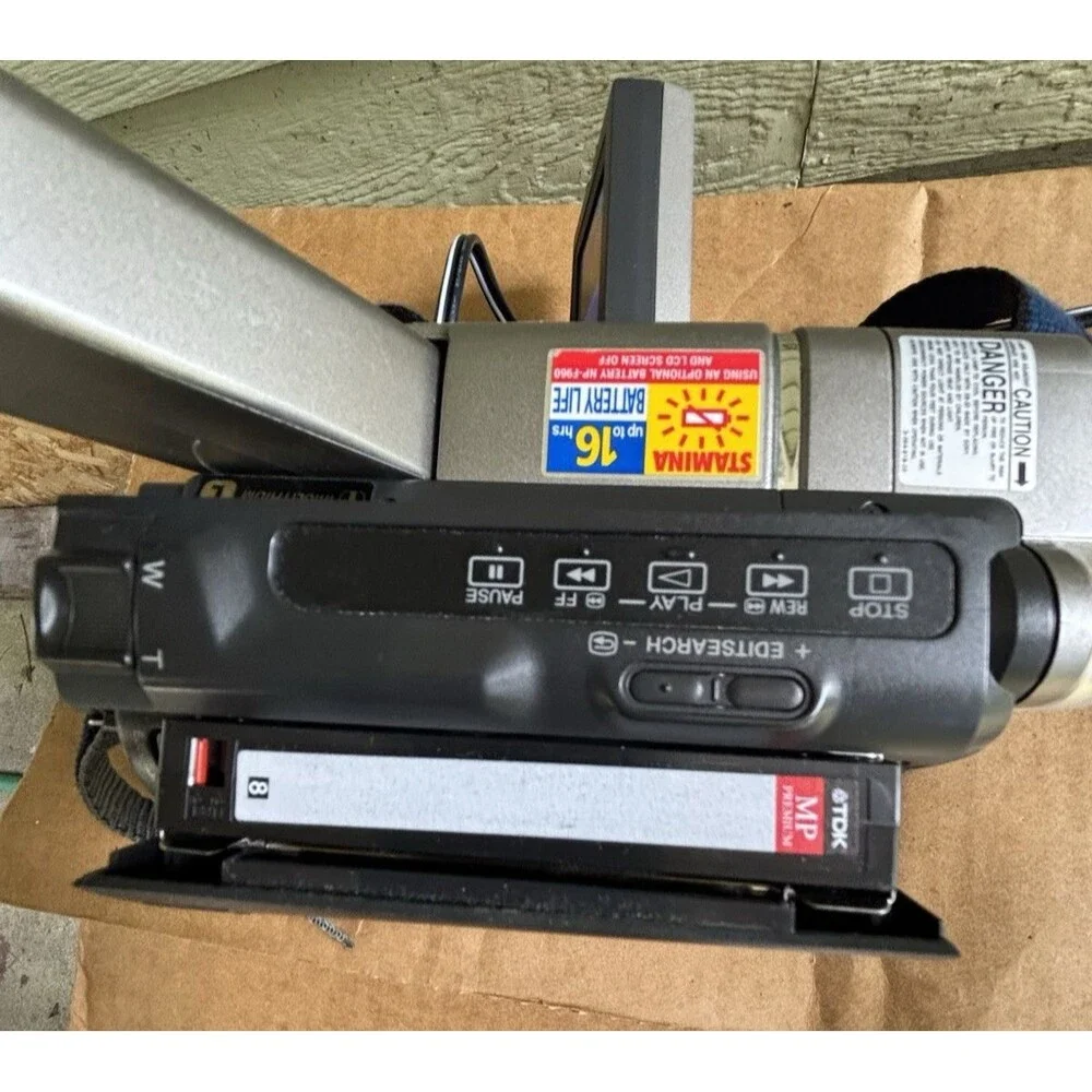 Sony Handycam Vision CCD-TRV37 Video 200X Digital Zoom Video Camera- NO BATTERY